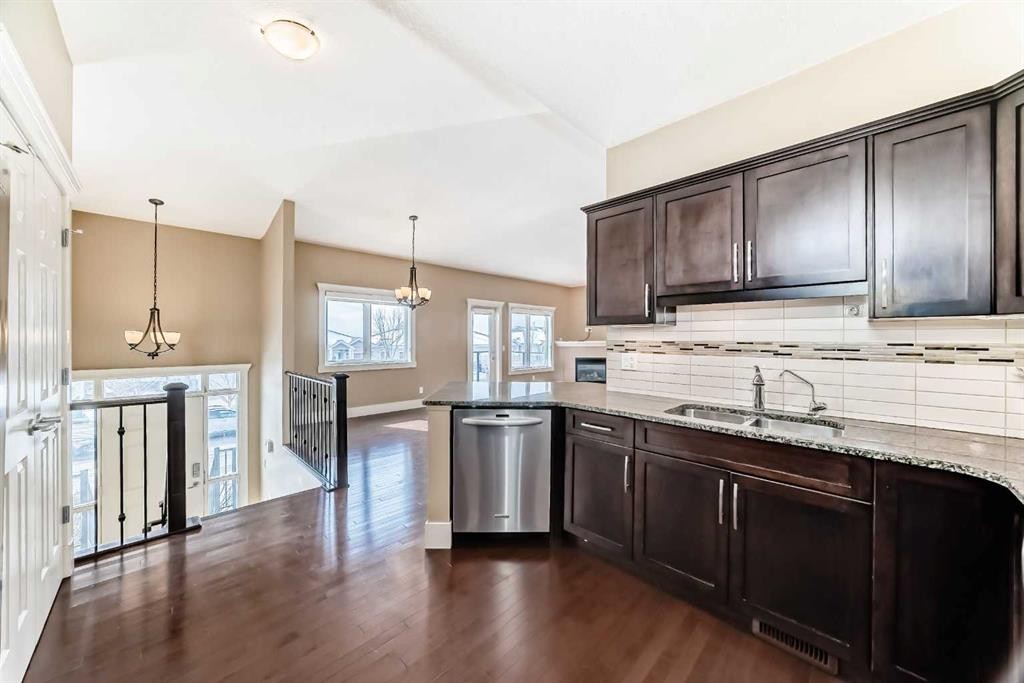 520 Rocky Vista Gardens Nw, Calgary, AB