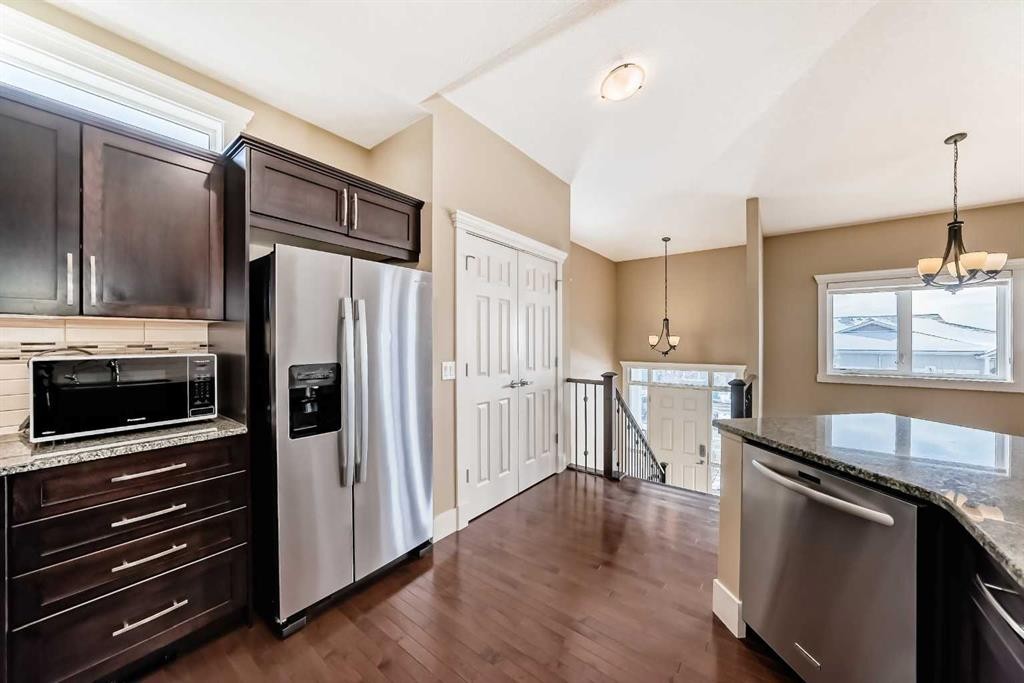 520 Rocky Vista Gardens Nw, Calgary, AB