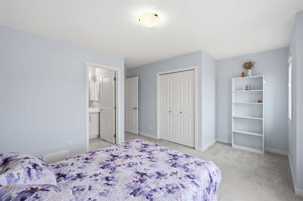 44 Copperstone Common Se, Calgary, AB - Indoor Photo Showing Bedroom