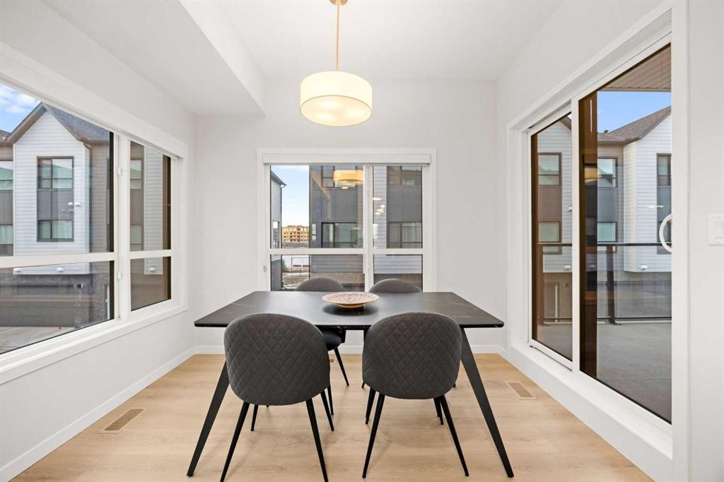 617-20295 Seton Way Se, Calgary, AB - Indoor Photo Showing Dining Room