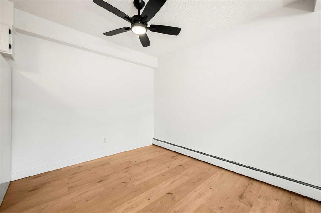 41-3809 45 Street Sw, Calgary, AB - Indoor Photo Showing Other Room