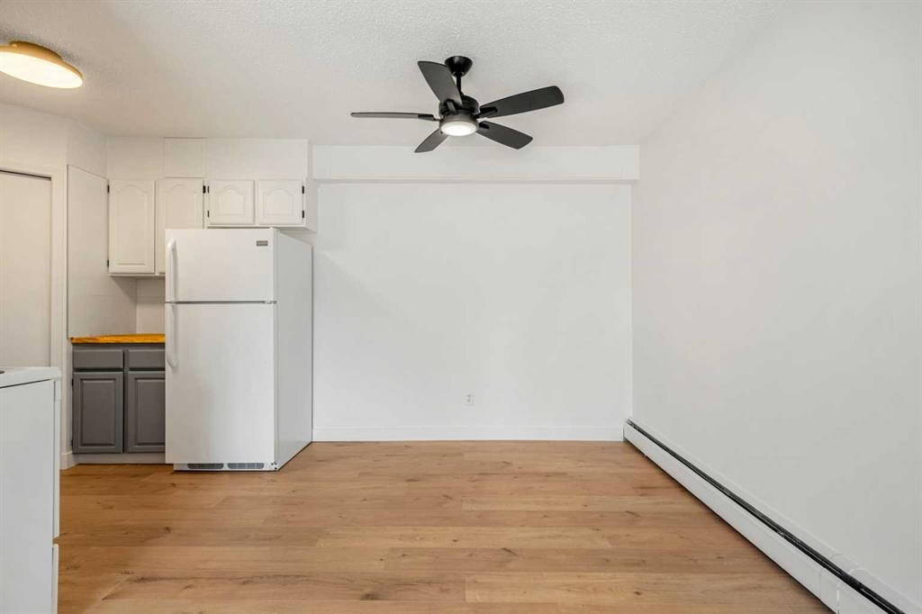 41-3809 45 Street Sw, Calgary, AB - Indoor Photo Showing Kitchen