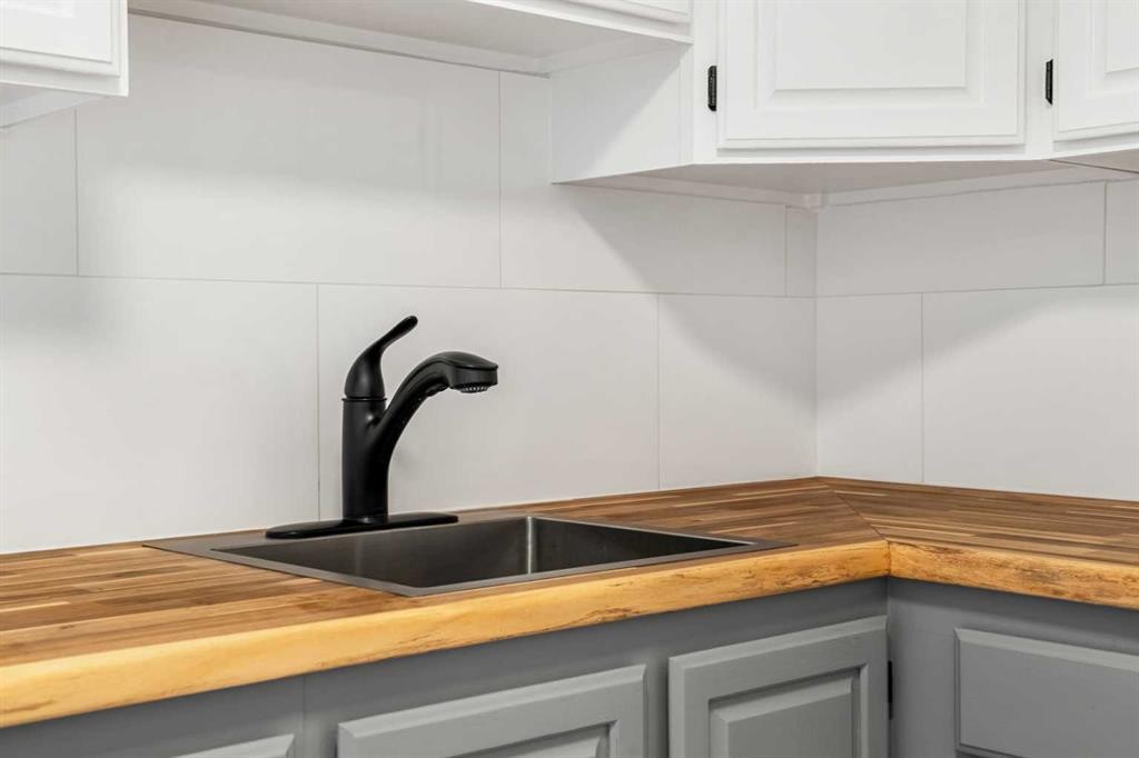 41-3809 45 Street Sw, Calgary, AB - Indoor Photo Showing Kitchen