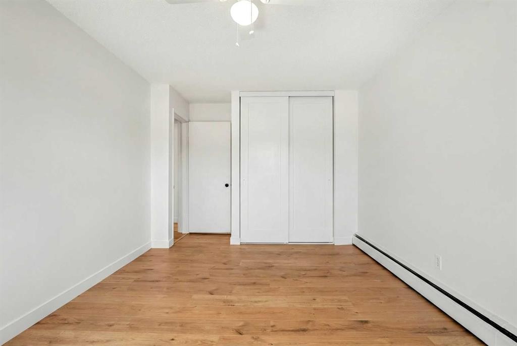 41-3809 45 Street Sw, Calgary, AB - Indoor Photo Showing Other Room