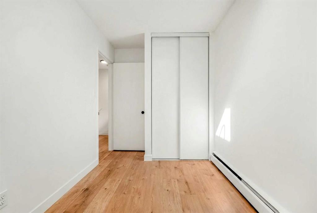 41-3809 45 Street Sw, Calgary, AB - Indoor Photo Showing Other Room