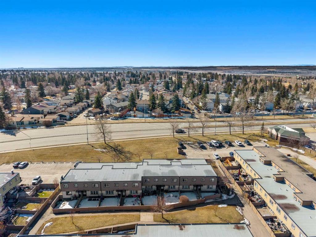 41-3809 45 Street Sw, Calgary, AB - Outdoor With View