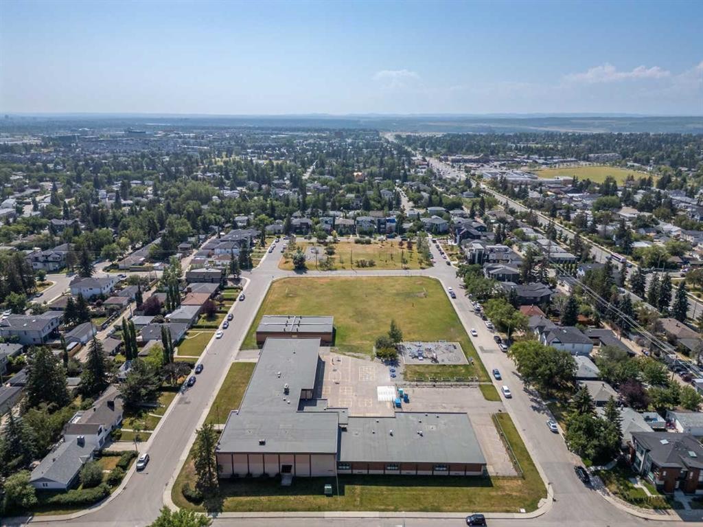 41-3809 45 Street Sw, Calgary, AB - Outdoor With View