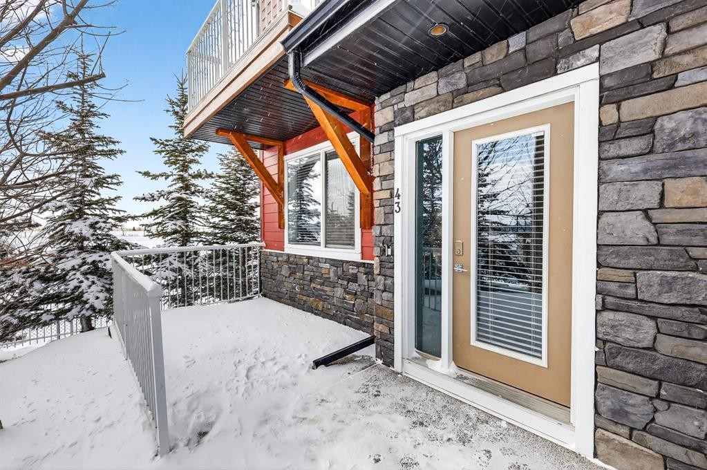 43-111 Rainbow Falls Gate, Chestermere, AB - Outdoor