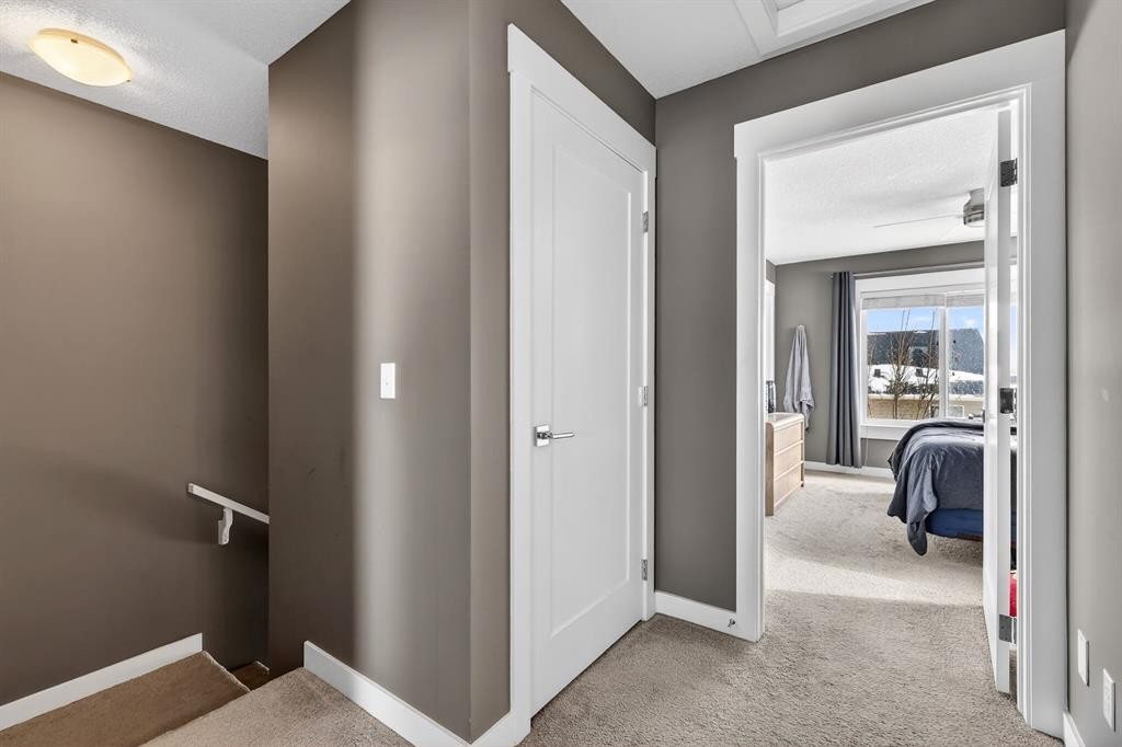 43-111 Rainbow Falls Gate, Chestermere, AB - Indoor Photo Showing Other Room