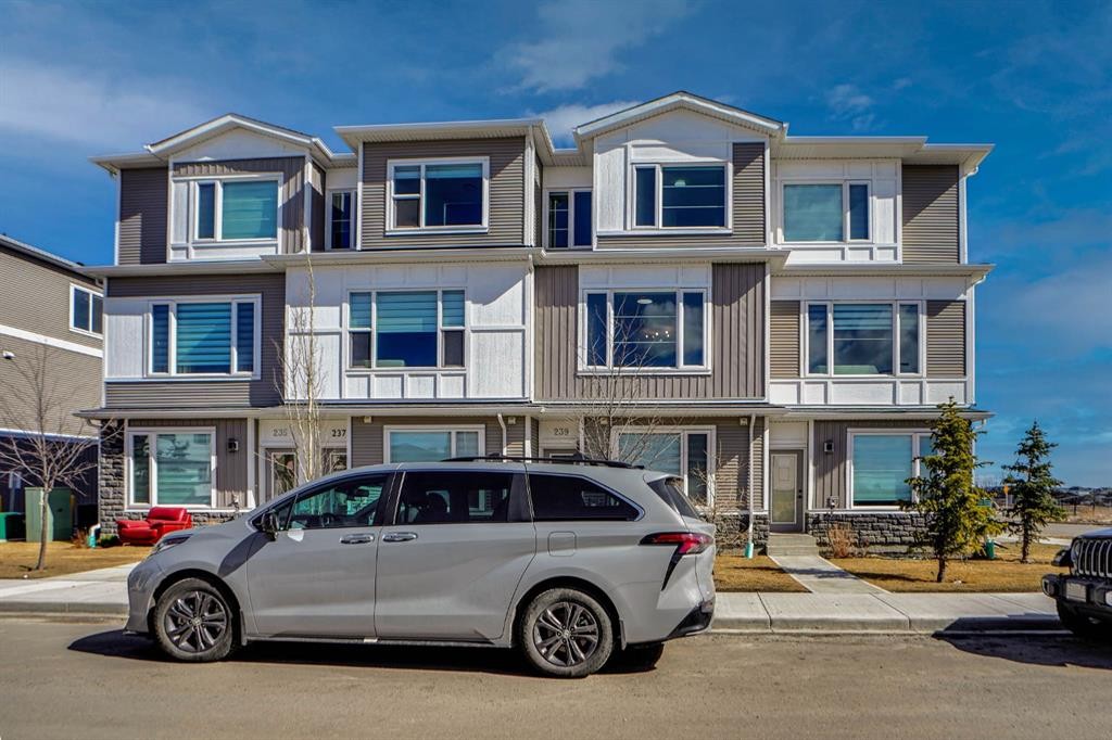 239 Saddlepeace Crescent Ne, Calgary, AB - Outdoor With Facade