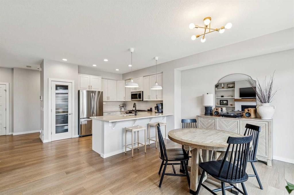 44 Legacy Landing Se, Calgary, AB - Indoor Photo Showing Dining Room