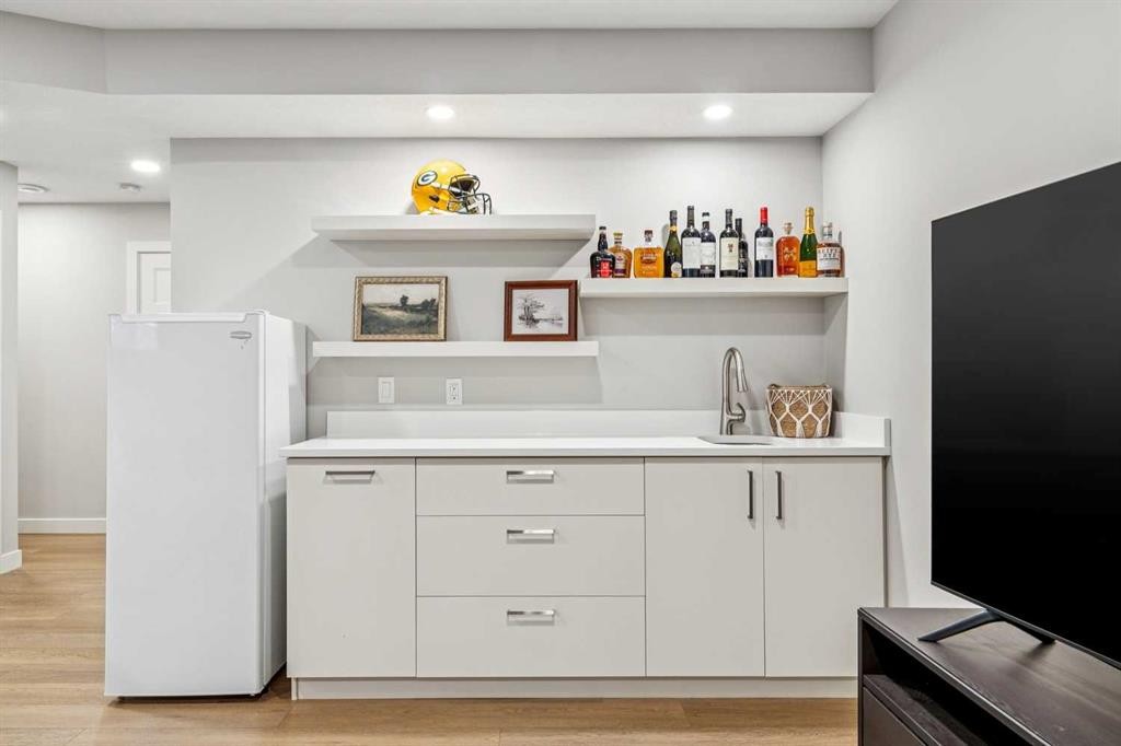 44 Legacy Landing Se, Calgary, AB - Indoor Photo Showing Other Room