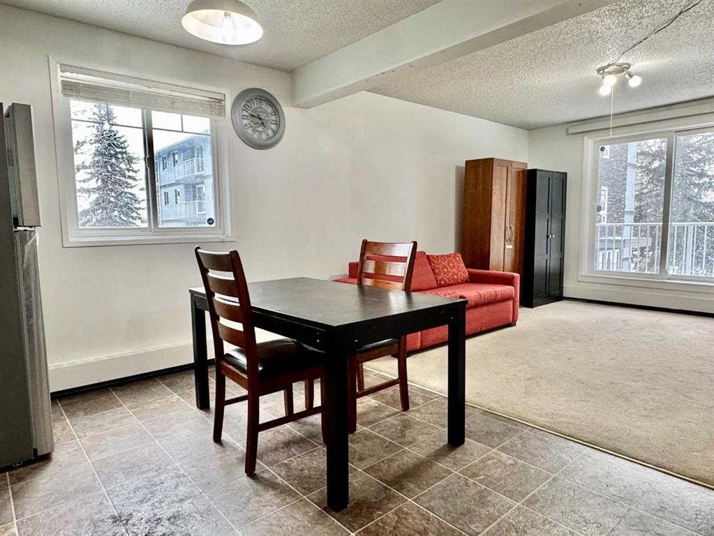 208C-5601 Dalton Drive Nw, Calgary, AB - Indoor Photo Showing Other Room