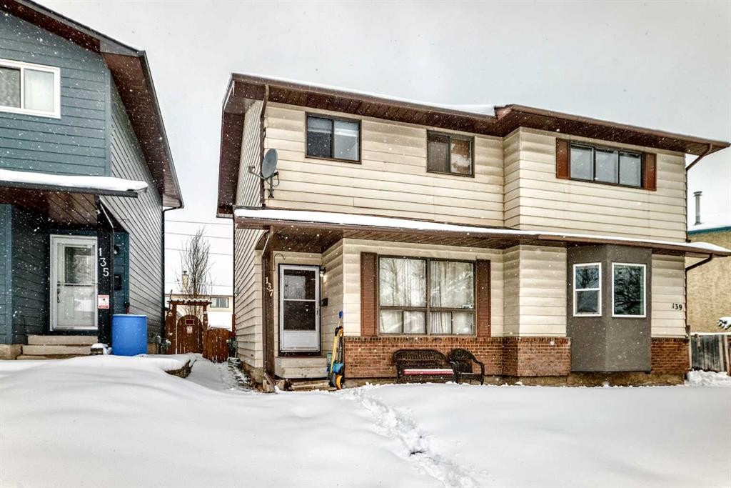 137 Bermuda Drive Nw, Calgary, AB - Outdoor With Facade