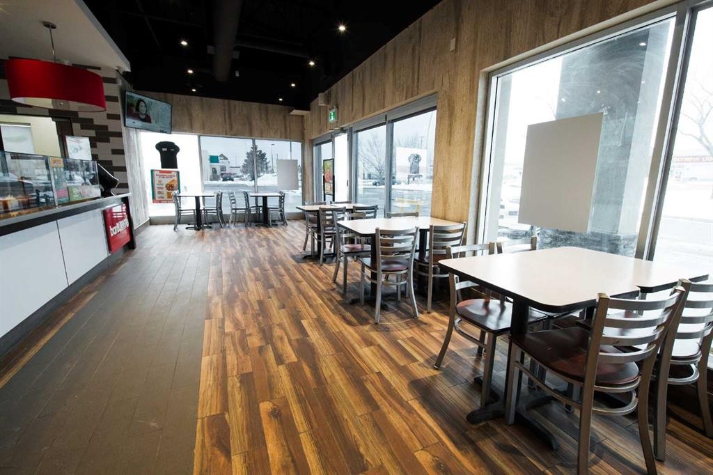 5 Falsbridge Drive Ne, Calgary, AB