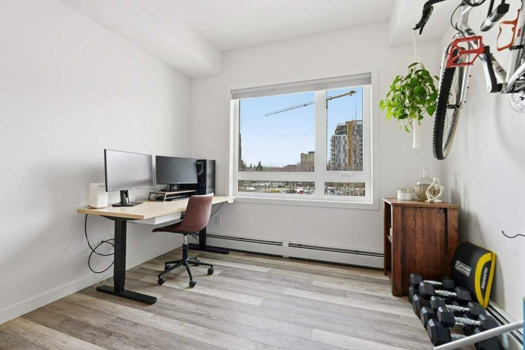 305-120 18 Avenue Sw, Calgary, AB - Indoor Photo Showing Office