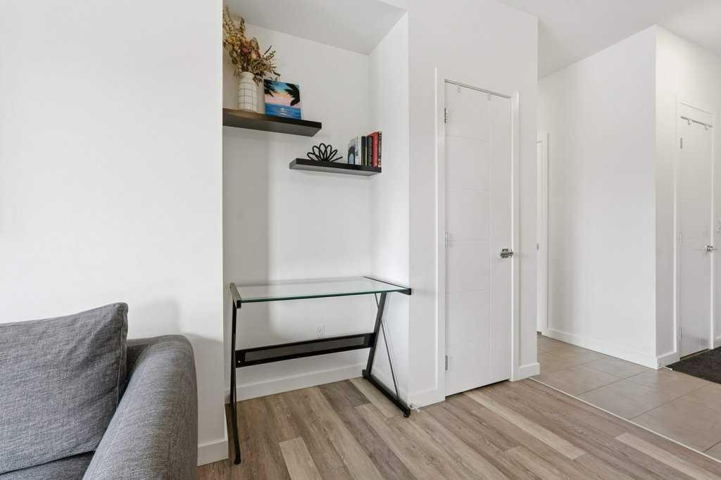 305-120 18 Avenue Sw, Calgary, AB - Indoor