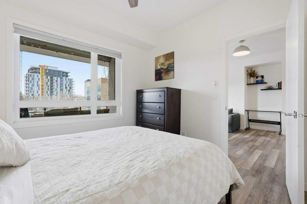 305-120 18 Avenue Sw, Calgary, AB - Indoor Photo Showing Bedroom
