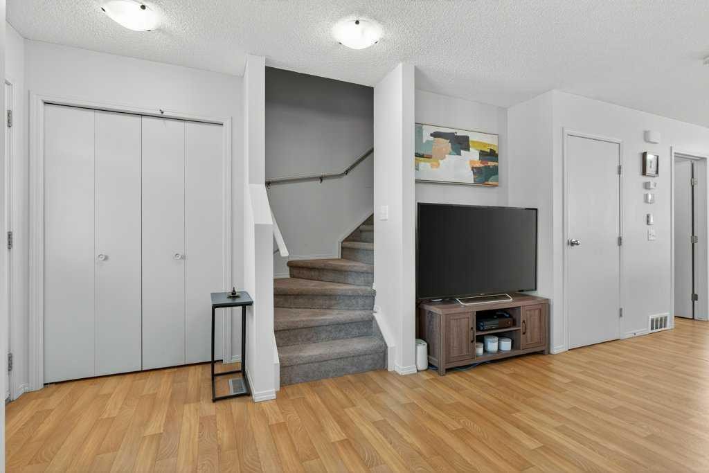 243 Redstone Drive Ne, Calgary, AB - Indoor