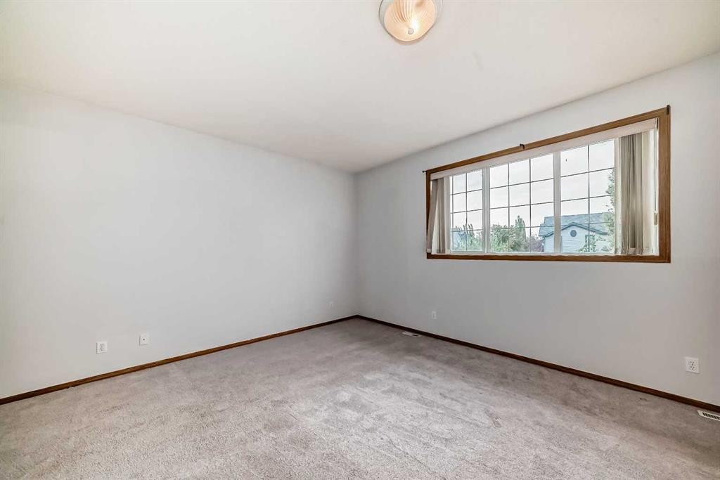 172 Panorama Hills Place Nw, Calgary, AB - Indoor Photo Showing Other Room