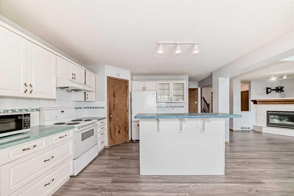172 Panorama Hills Place Nw, Calgary, AB - Indoor Photo Showing Kitchen