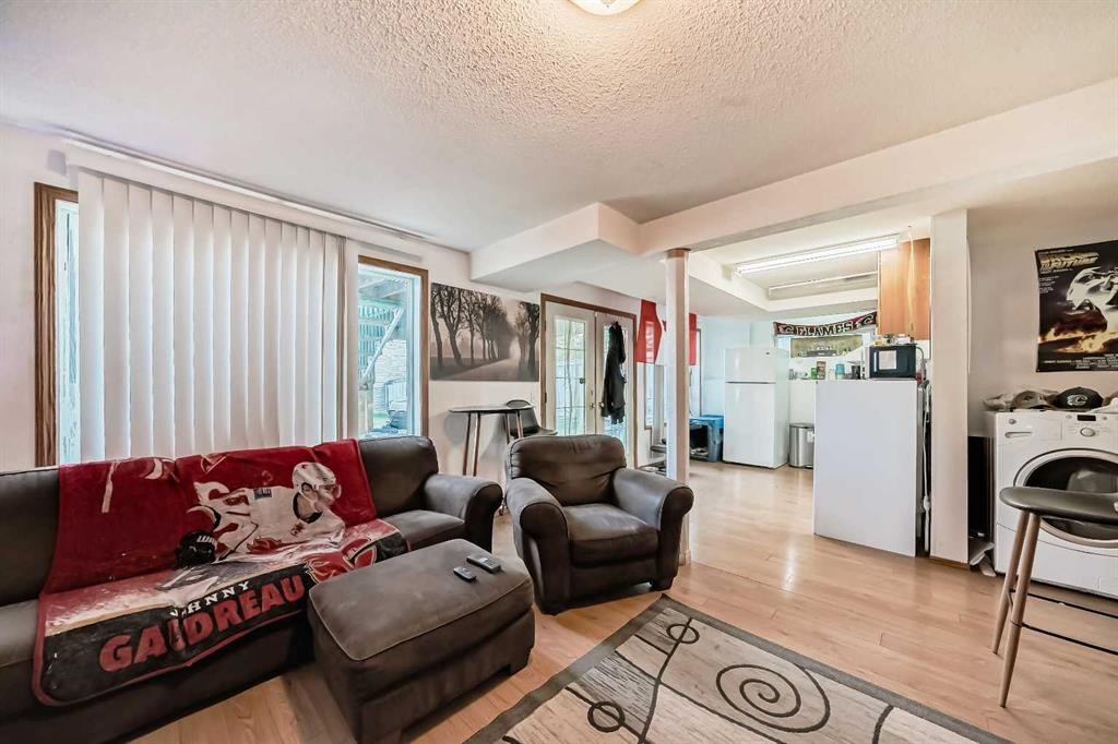 172 Panorama Hills Place Nw, Calgary, AB - Indoor Photo Showing Laundry Room