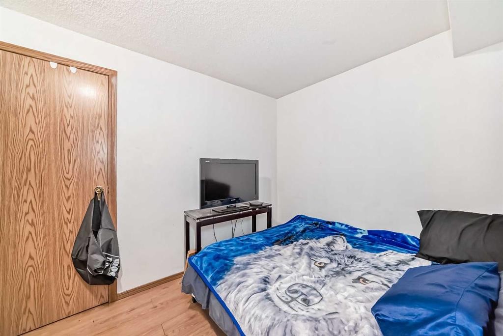 172 Panorama Hills Place Nw, Calgary, AB - Indoor Photo Showing Bedroom