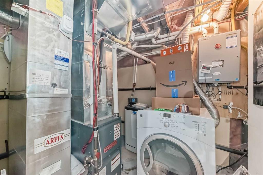 172 Panorama Hills Place Nw, Calgary, AB - Indoor Photo Showing Laundry Room