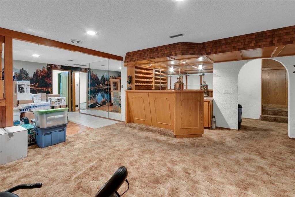 6004 Maddock Drive Ne, Calgary, AB - Indoor Photo Showing Other Room