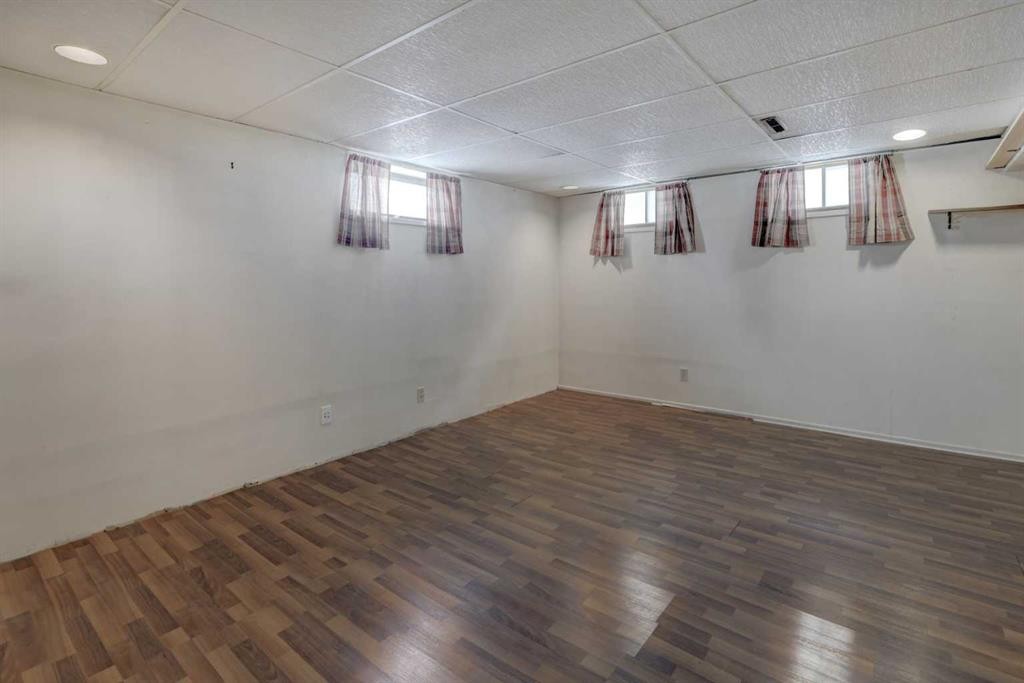 4513 Forman Crescent Se, Calgary, AB - Indoor