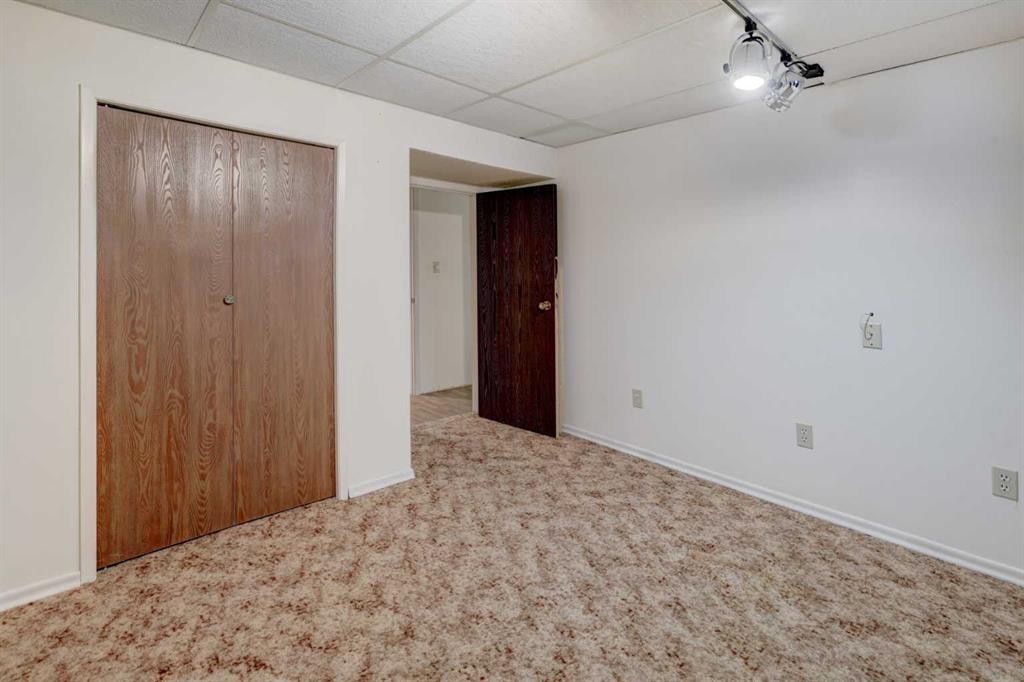 4513 Forman Crescent Se, Calgary, AB - Indoor Photo Showing Other Room