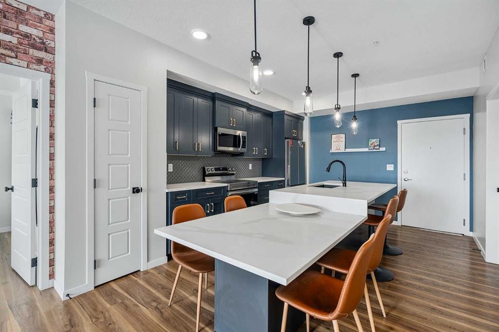1306-42 Cranbrook Gardens Se, Calgary, AB - Indoor