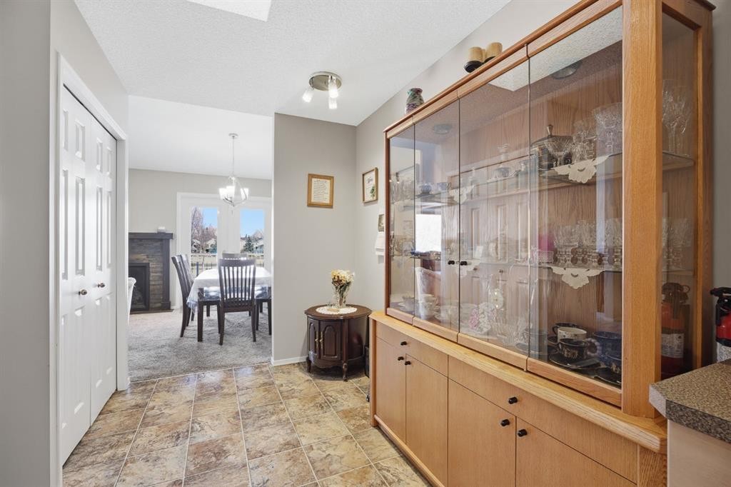 216 Valley Ridge Heights Nw, Calgary, AB - Indoor