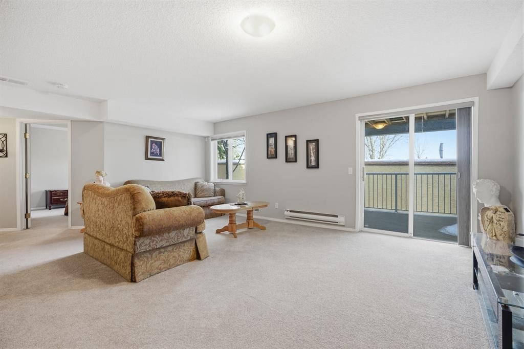 216 Valley Ridge Heights Nw, Calgary, AB - Indoor Photo Showing Other Room