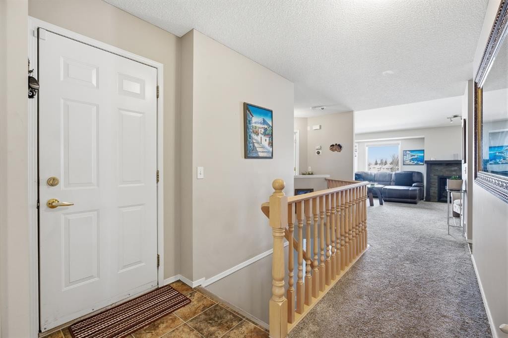 216 Valley Ridge Heights Nw, Calgary, AB - Indoor Photo Showing Other Room
