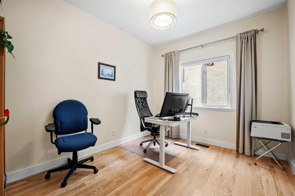 136 Patrick View Sw, Calgary, AB - Indoor Photo Showing Office