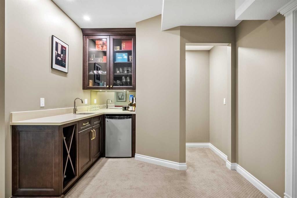 136 Patrick View Sw, Calgary, AB - Indoor