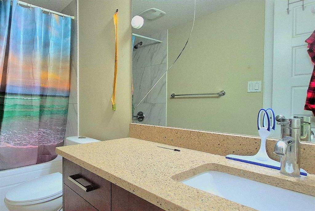 18 Redstone Manor Ne, Calgary, AB - Indoor Photo Showing Bathroom