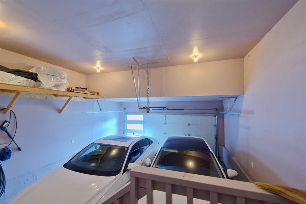18 Redstone Manor Ne, Calgary, AB - Indoor Photo Showing Garage
