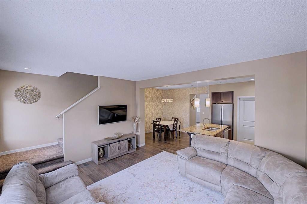 80 Chaparral Valley Crescent Se, Calgary, AB - Indoor Photo Showing Living Room