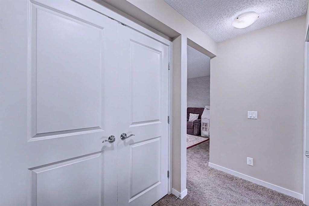 80 Chaparral Valley Crescent Se, Calgary, AB - Indoor Photo Showing Other Room