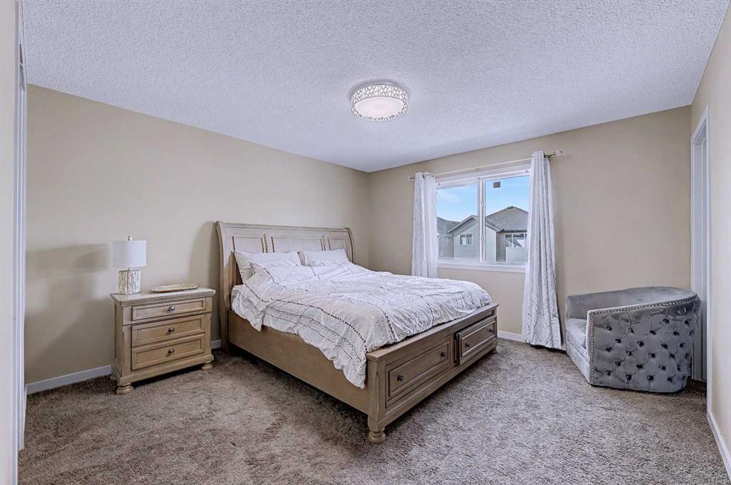 80 Chaparral Valley Crescent Se, Calgary, AB - Indoor Photo Showing Bedroom