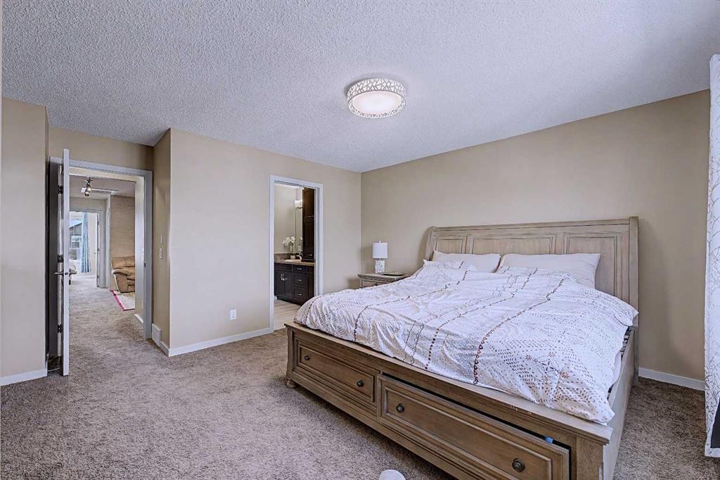 80 Chaparral Valley Crescent Se, Calgary, AB - Indoor Photo Showing Bedroom