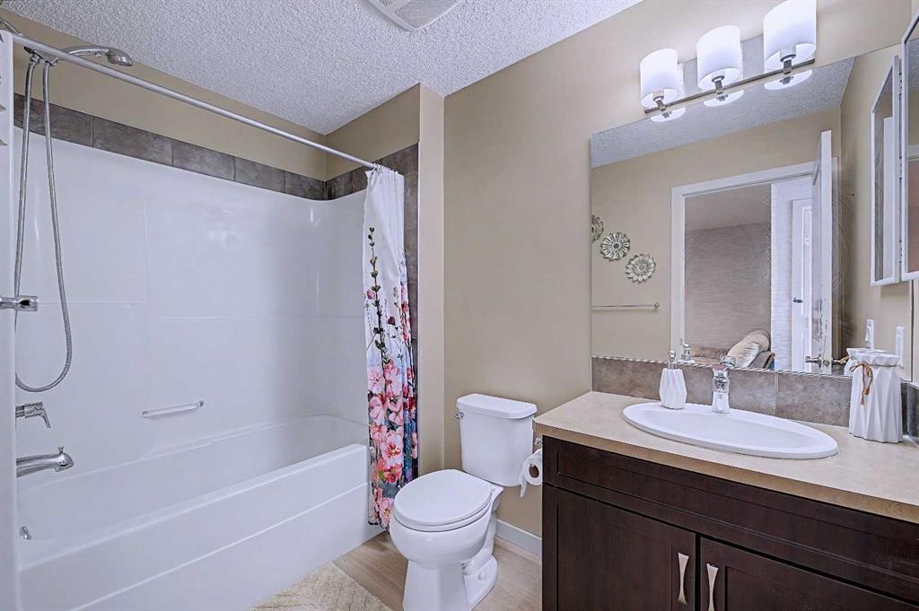 80 Chaparral Valley Crescent Se, Calgary, AB - Indoor Photo Showing Bathroom