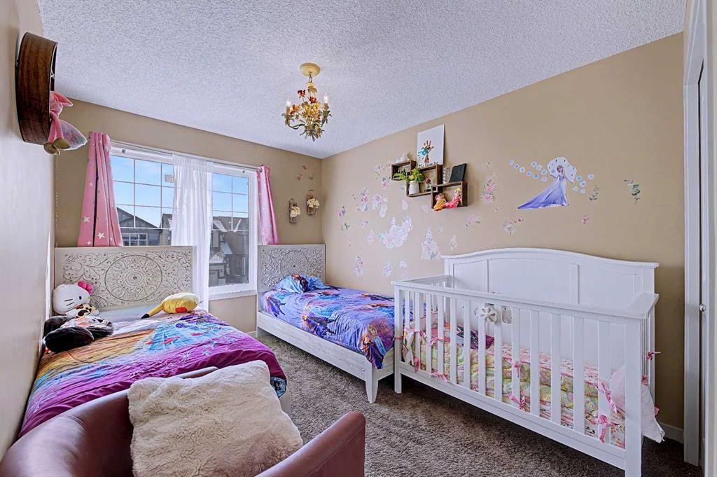 80 Chaparral Valley Crescent Se, Calgary, AB - Indoor Photo Showing Bedroom