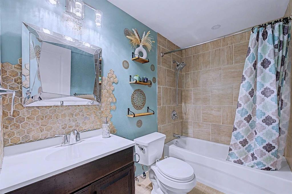 80 Chaparral Valley Crescent Se, Calgary, AB - Indoor Photo Showing Bathroom