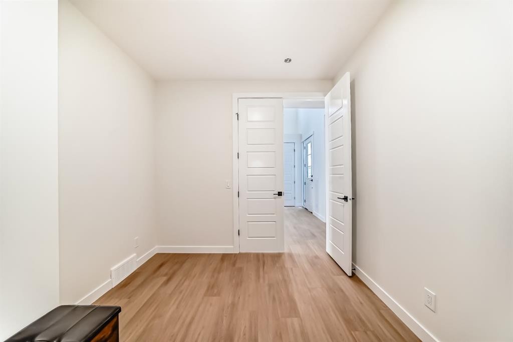 122 Waterstone Way, Chestermere, AB - Indoor Photo Showing Other Room