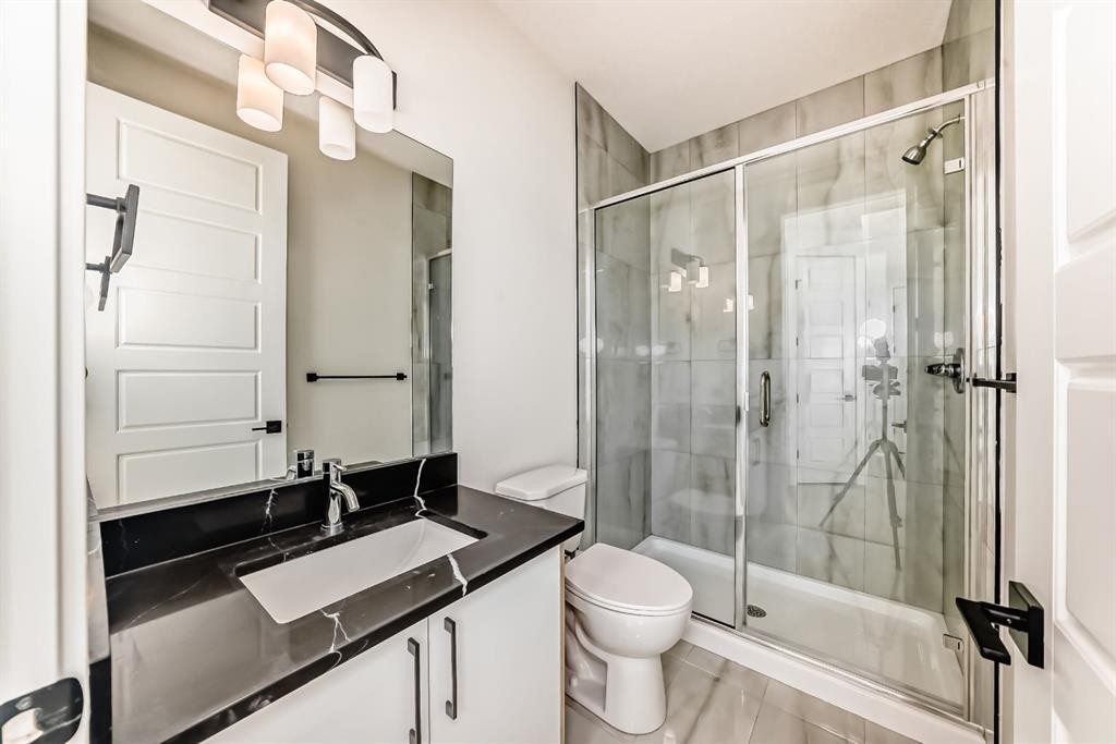 122 Waterstone Way, Chestermere, AB - Indoor Photo Showing Bathroom