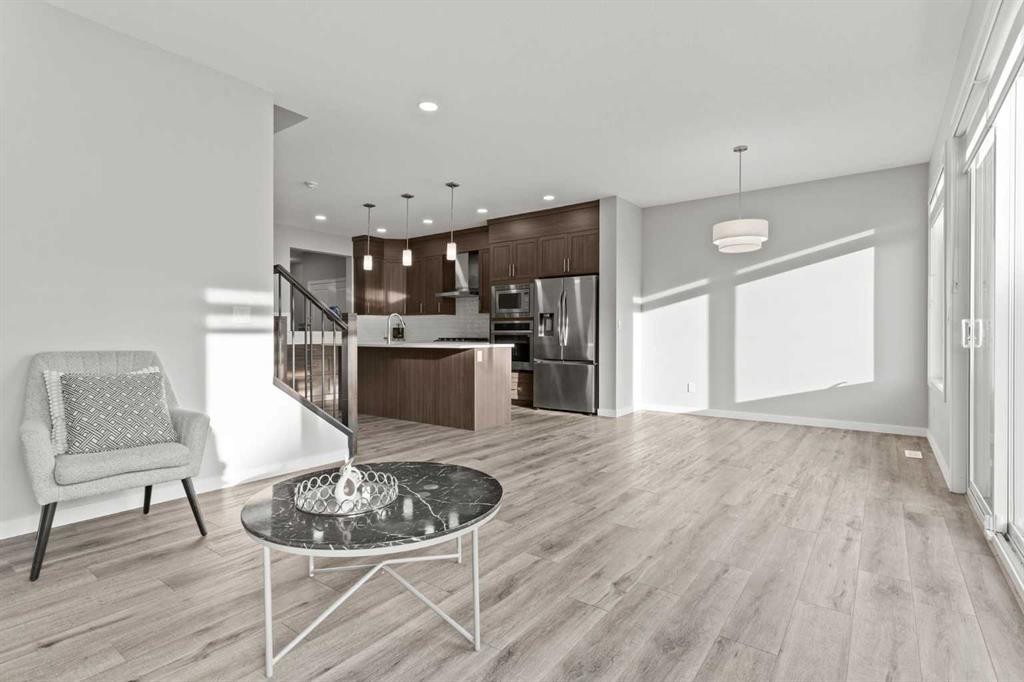 109 Mallard Grove Se, Calgary, AB - Indoor