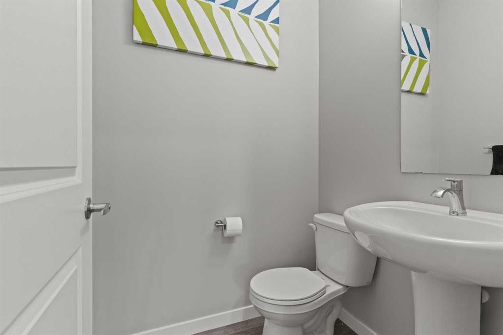 109 Mallard Grove Se, Calgary, AB - Indoor Photo Showing Bathroom
